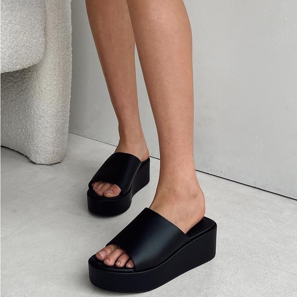 Black Platform Heels - Picture 4 of 4